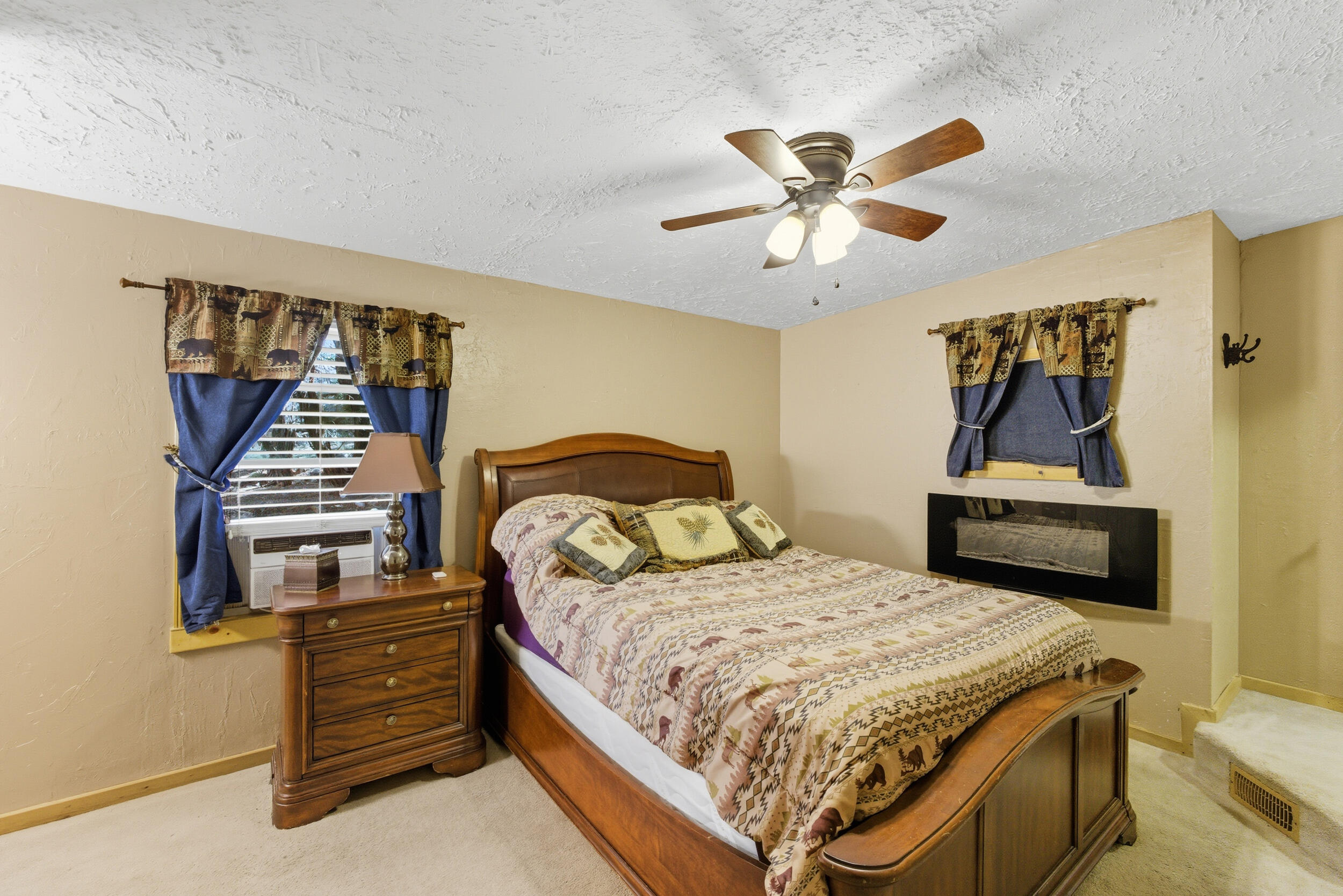 239 & 229 CAMINO DE SAN FRANCISCO