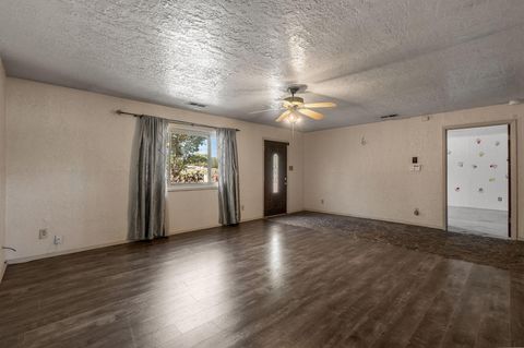 Photo of 3104 LISA Road SW, Albuquerque, NM 87121 (MLS # 1092091)