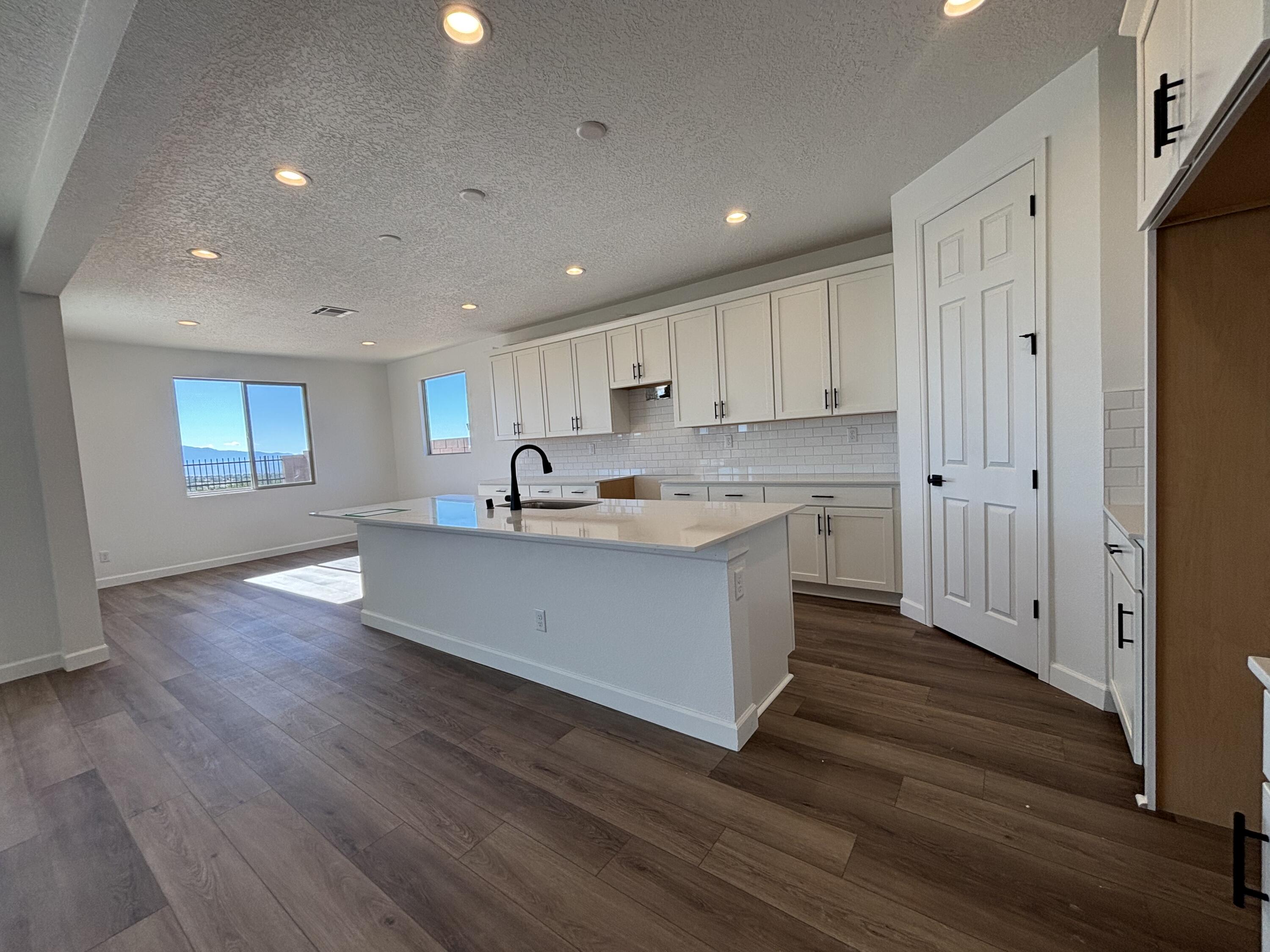 3121 Wolf Tail Loop NE