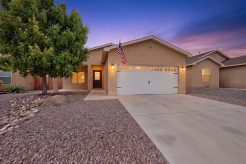 Photo of 840 FIREWHEEL Loop SW, Los Lunas, NM 87031 (MLS # 1111742)