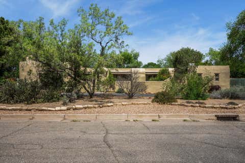 Homes For Sale - 1029 Los Arboles Avenue<br/> Albuquerque, NM 87107