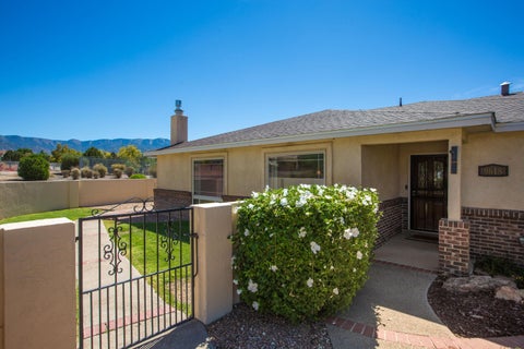 Photo of 9618 Freedom Way NE, Albuquerque, NM 87109 (MLS # 1111138)