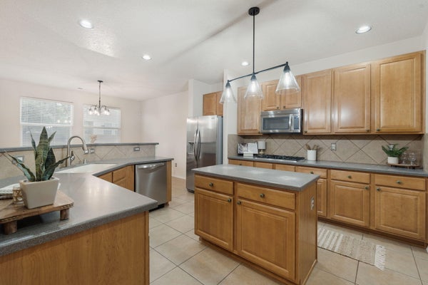 1909 CARAMESA DR SE, RIO RANCHO, NM 87124 - Image 7f88426e488adce4a3cf8ffe8b5bf9a2/2999278165