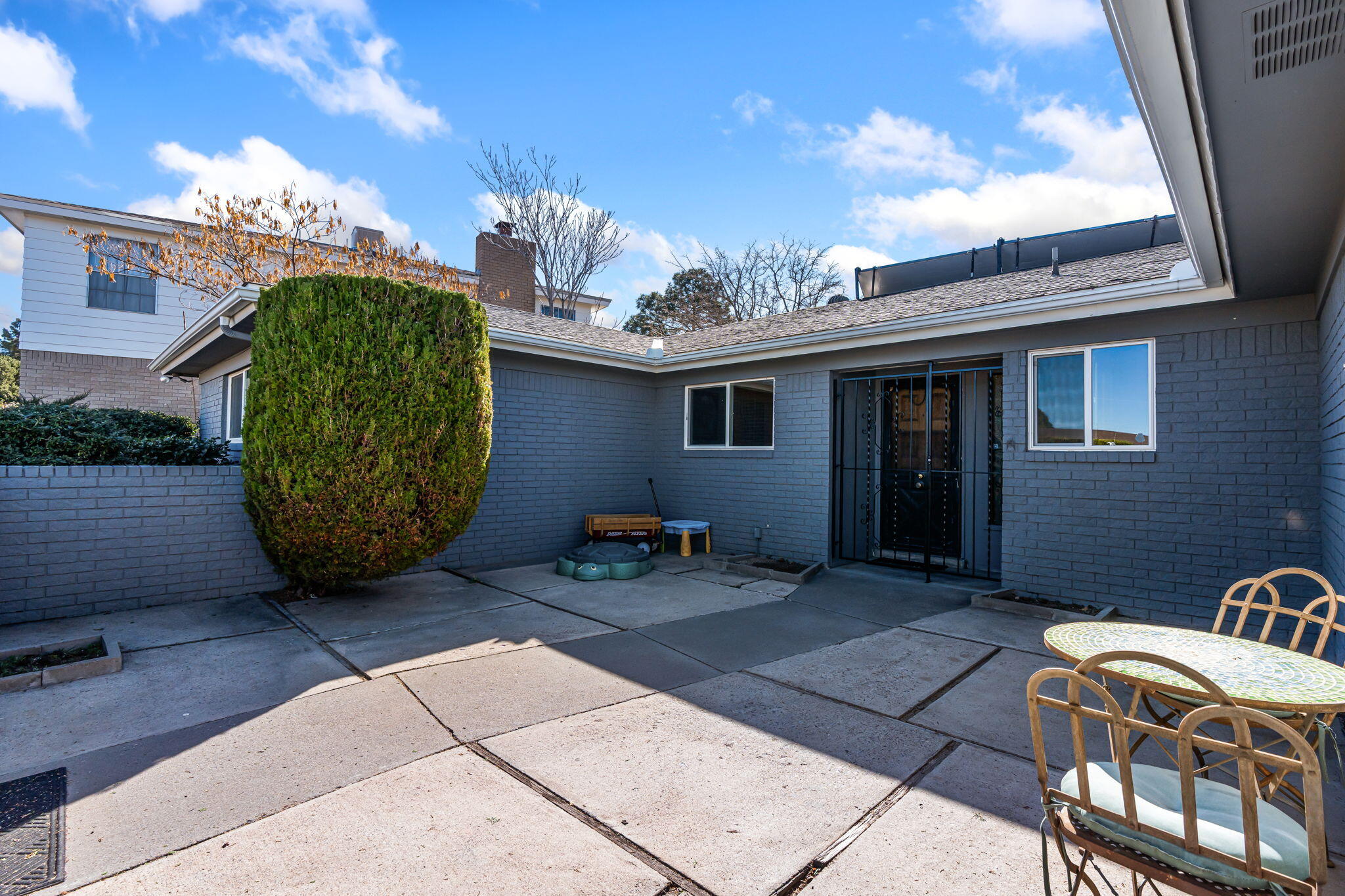 8708 Delamar Avenue NE