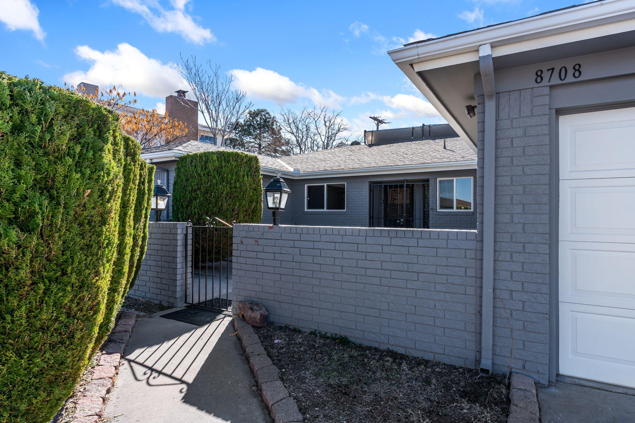 8708 Delamar Avenue NE