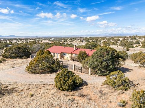 Photo of 42 Coyote Crossing, Santa Fe, NM 87508 (MLS # 1098398)