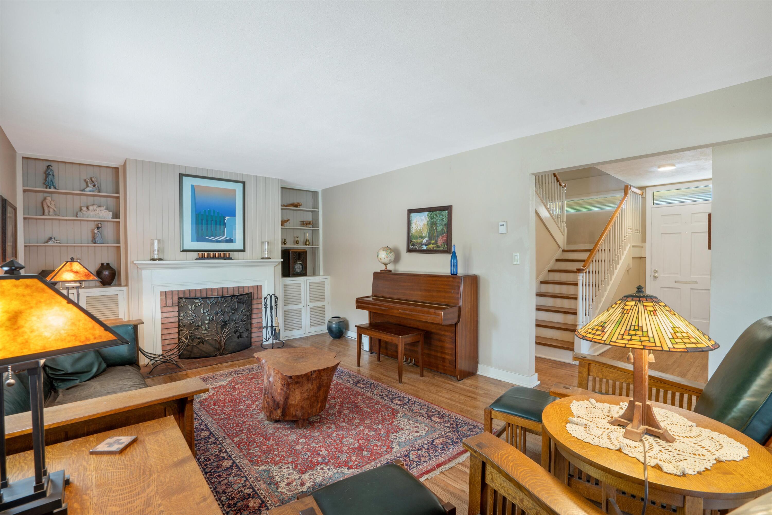 4244 BROADMOOR Avenue NE