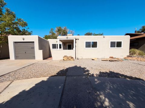 Photo of 817 Truman Street NE, Albuquerque, NM 87110 (MLS # 1103446)