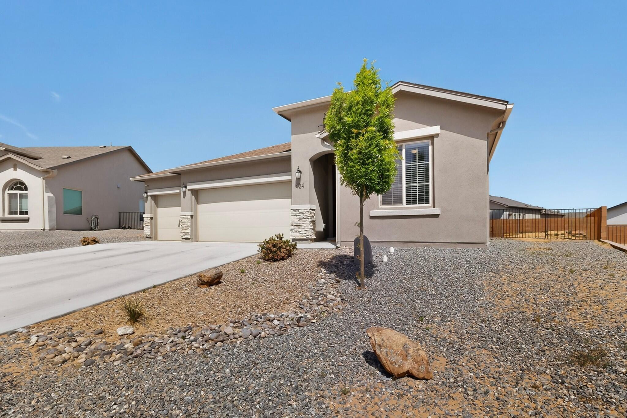 424 Liam Court SW