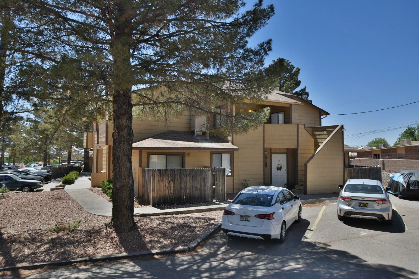2100 Stardust Court
