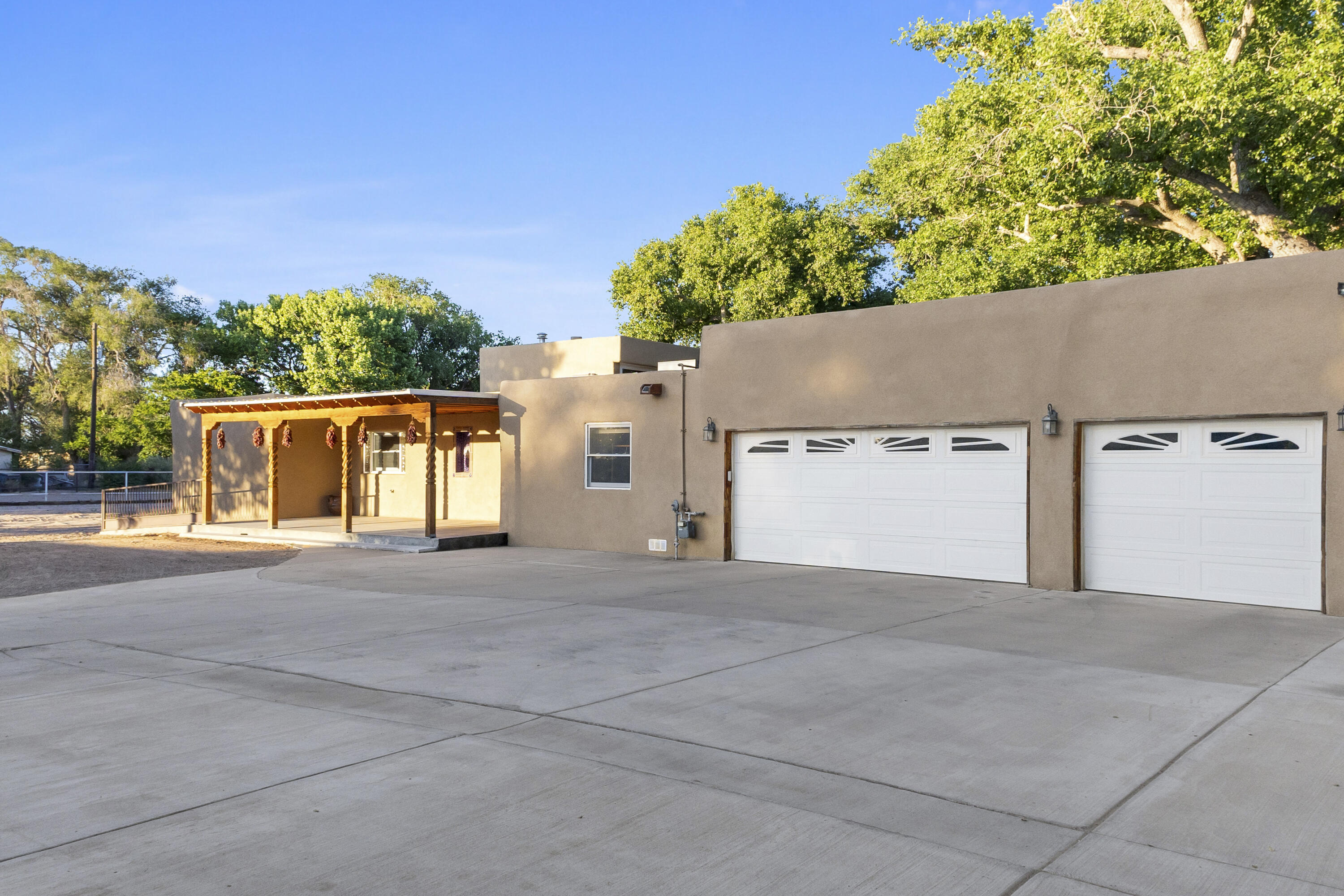 View Albuquerque, NM 87105 house