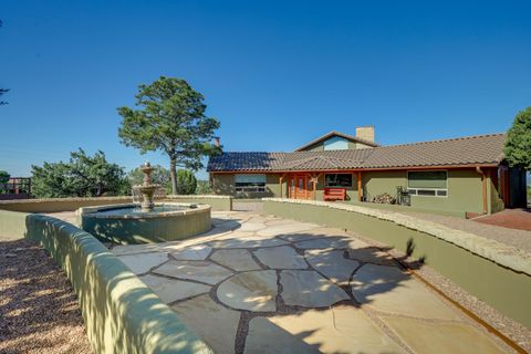 Photo of 102 Rabbit Road, Santa Fe, NM 87508 (MLS # 1097829)