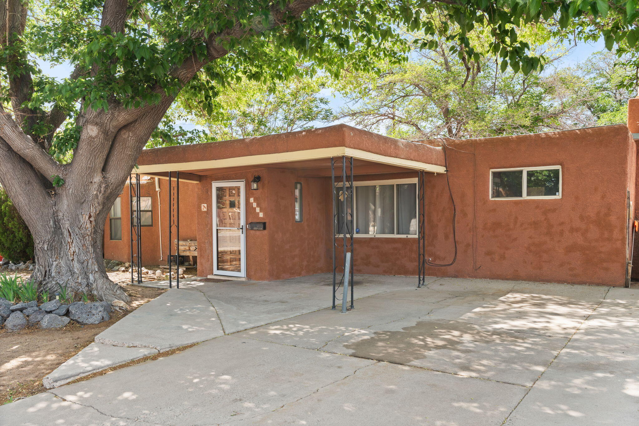 1409 Glorieta Street, Albuquerque, New Mexico image 2
