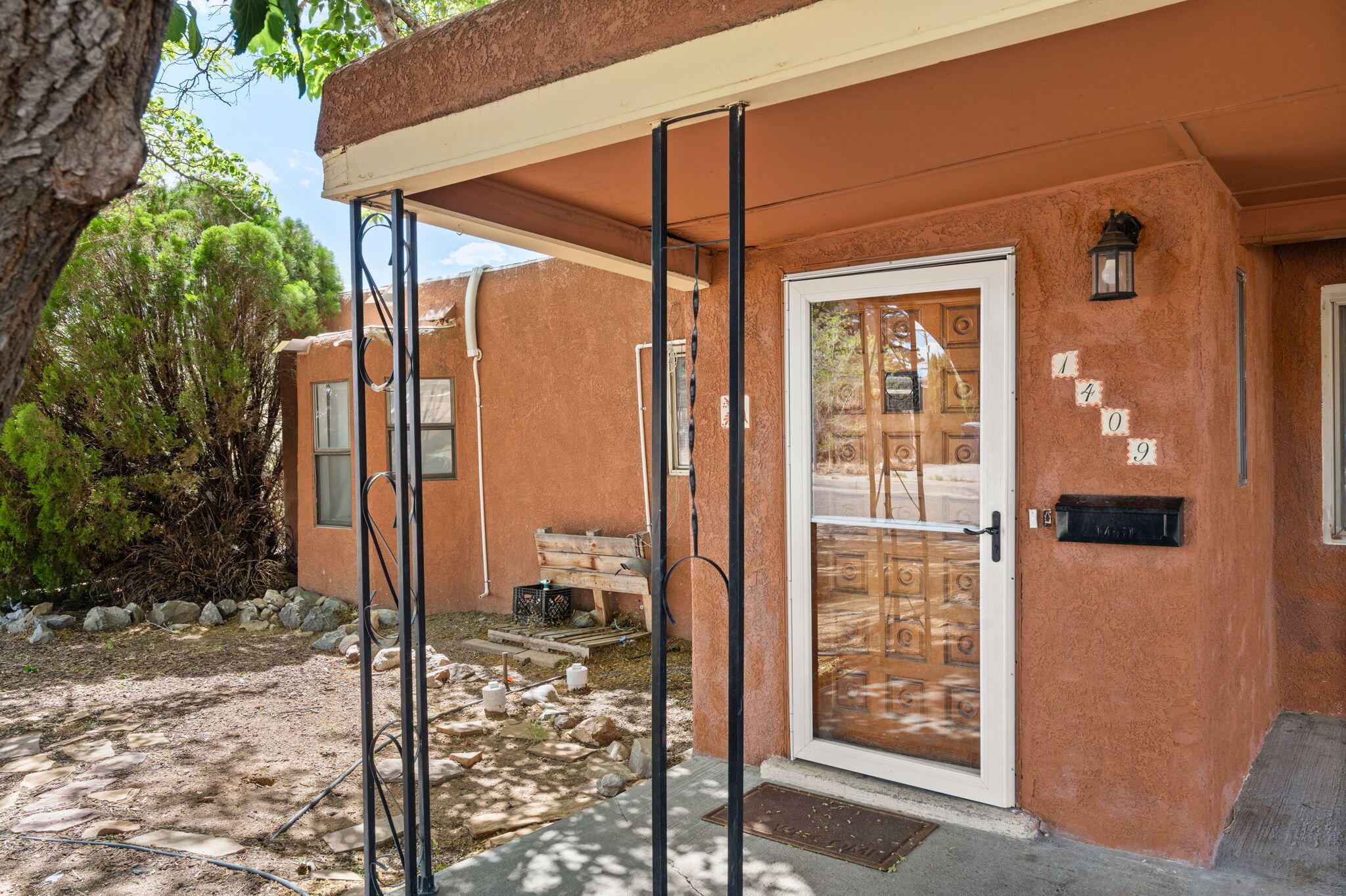 1409 Glorieta Street, Albuquerque, New Mexico image 3