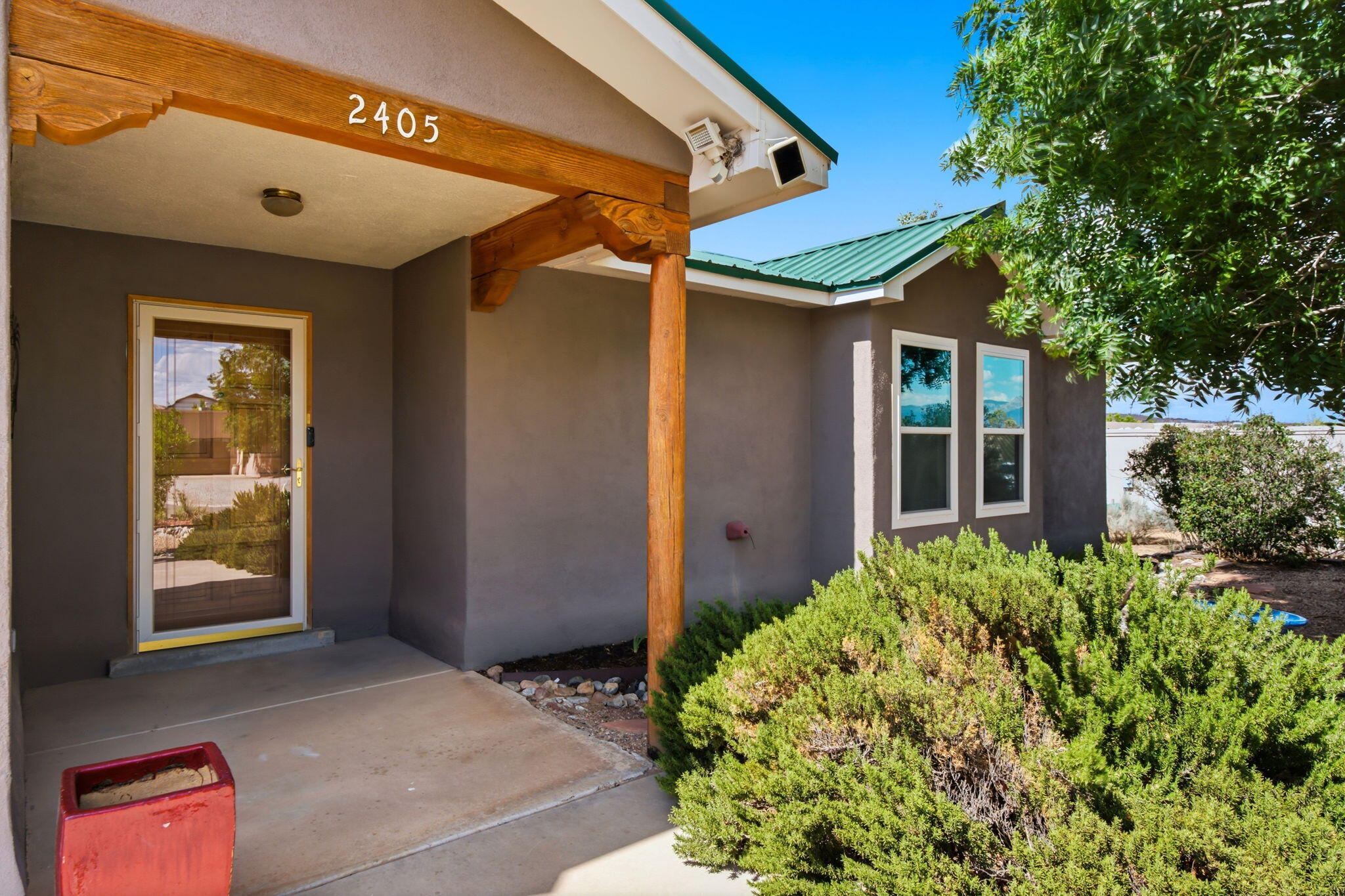 2405 Flagstone Road NE