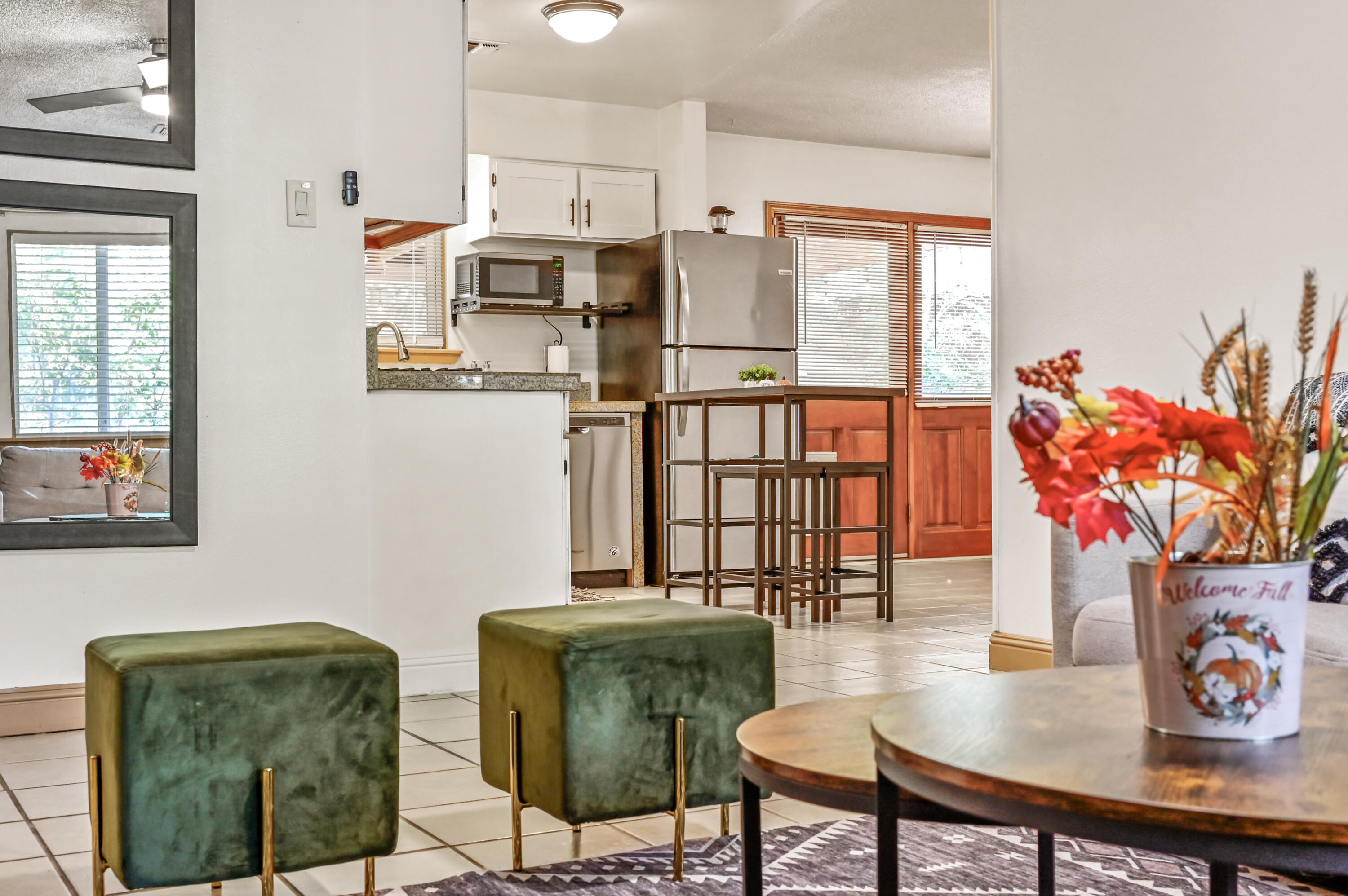 308 LA MEDIA Road SW