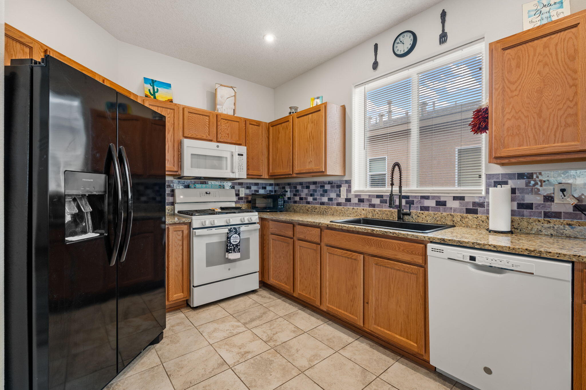 240 Rio Chama Circle, Los Lunas, New Mexico image 17