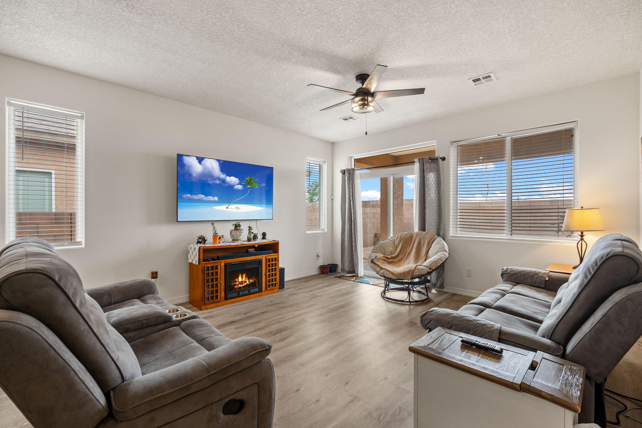 240 Rio Chama Circle, Los Lunas, New Mexico image 9