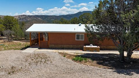Photo of 61 Rincon Road, Regina, NM 87046 (MLS # 1103453)