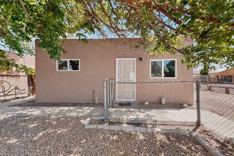 Photo of 3216 Cypress Drive SW, Albuquerque, NM 87105 (MLS # 1104203)