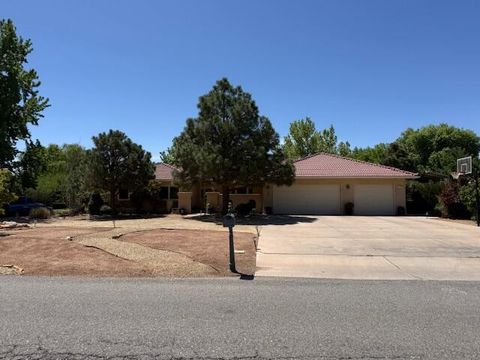 Photo of 2040 Calle Pajaro Azul NW, Albuquerque, NM 87120 (MLS # 1102907)