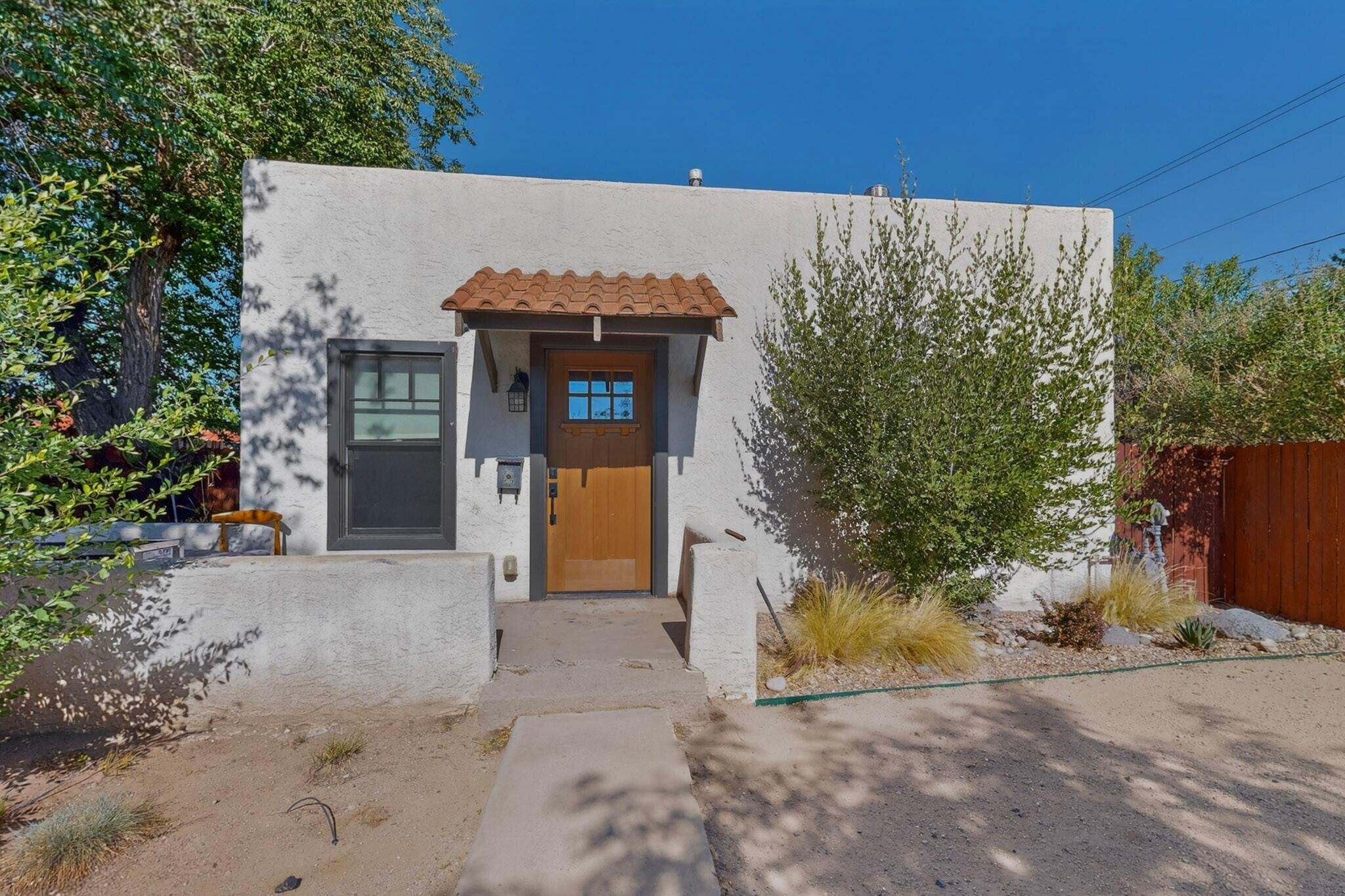 305 Mesa Street SE