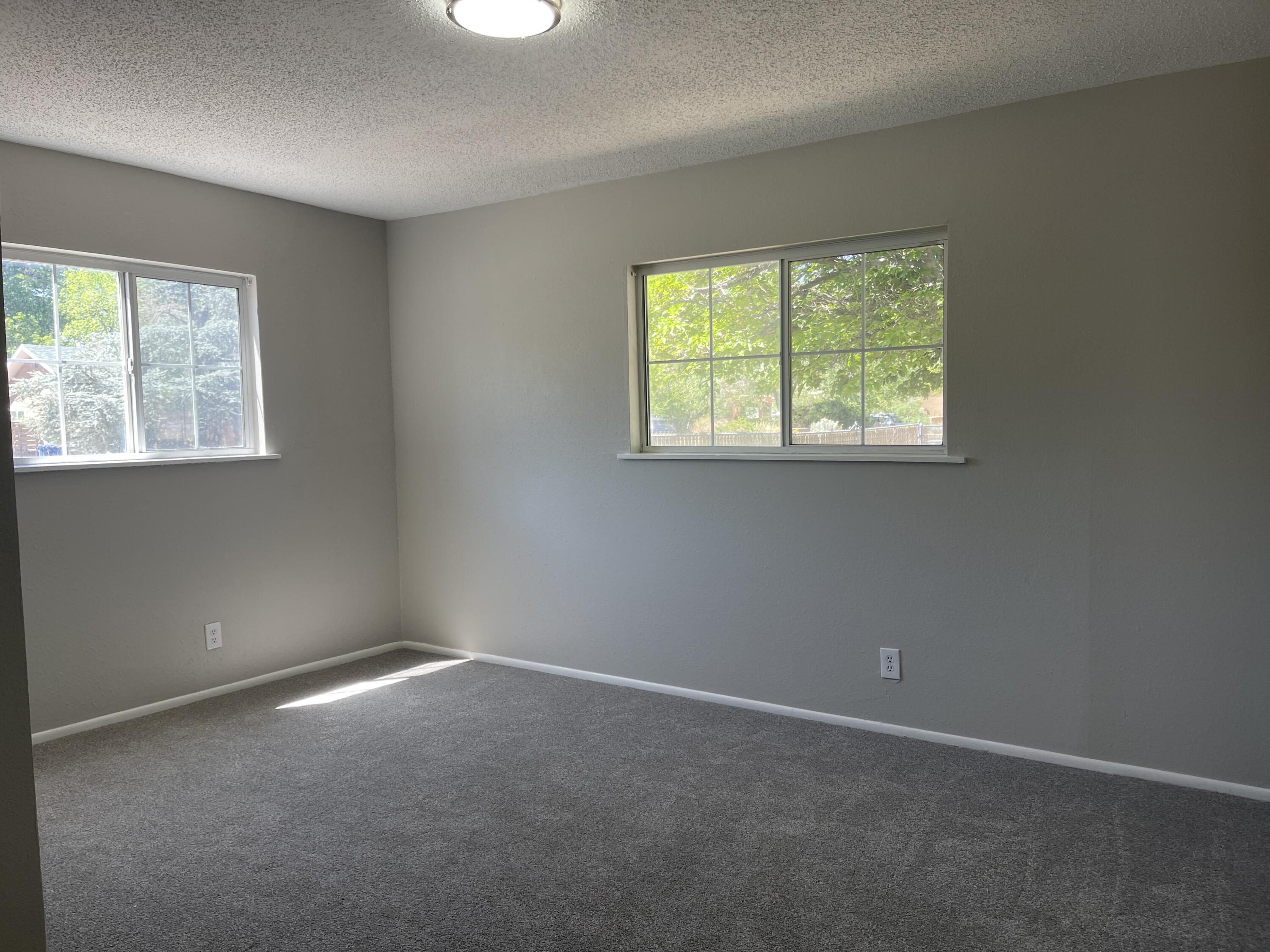 901 Zearing Place NW