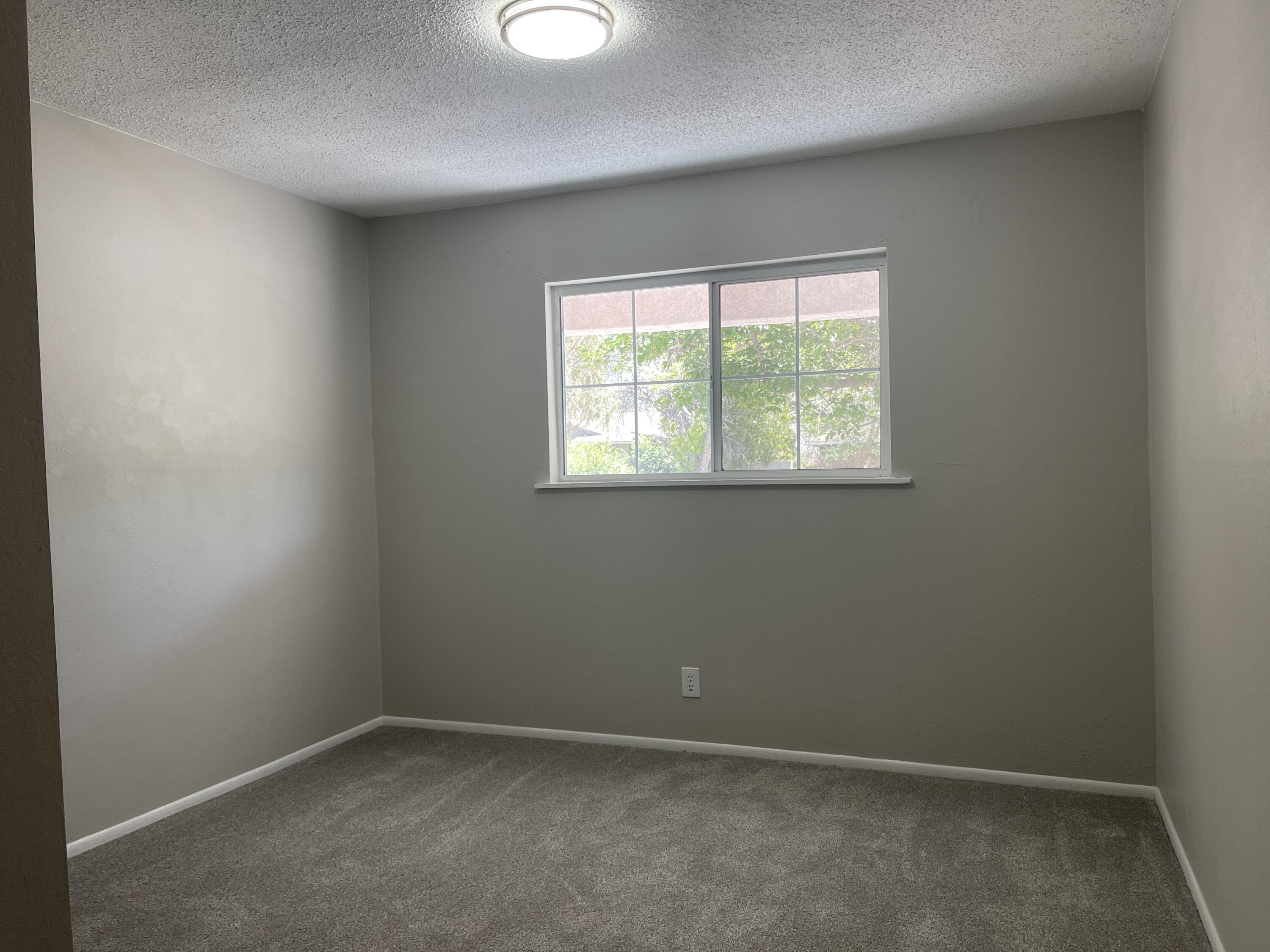 901 Zearing Place NW