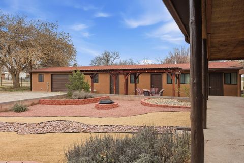 Photo of 965 W Bosque Loop, Bosque Farms, NM 87068 (MLS # 1098362)