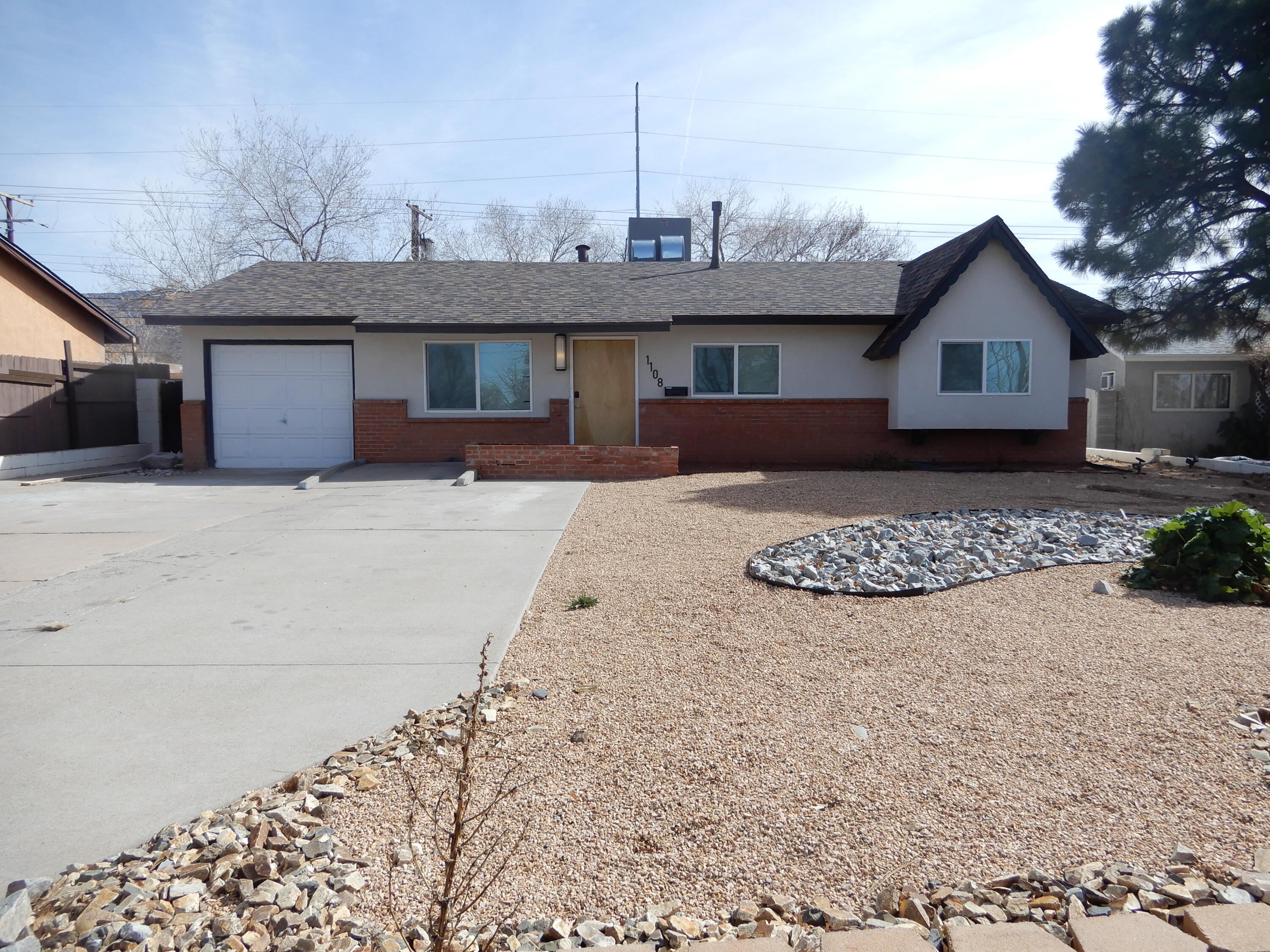 1108 Wade Circle NE
