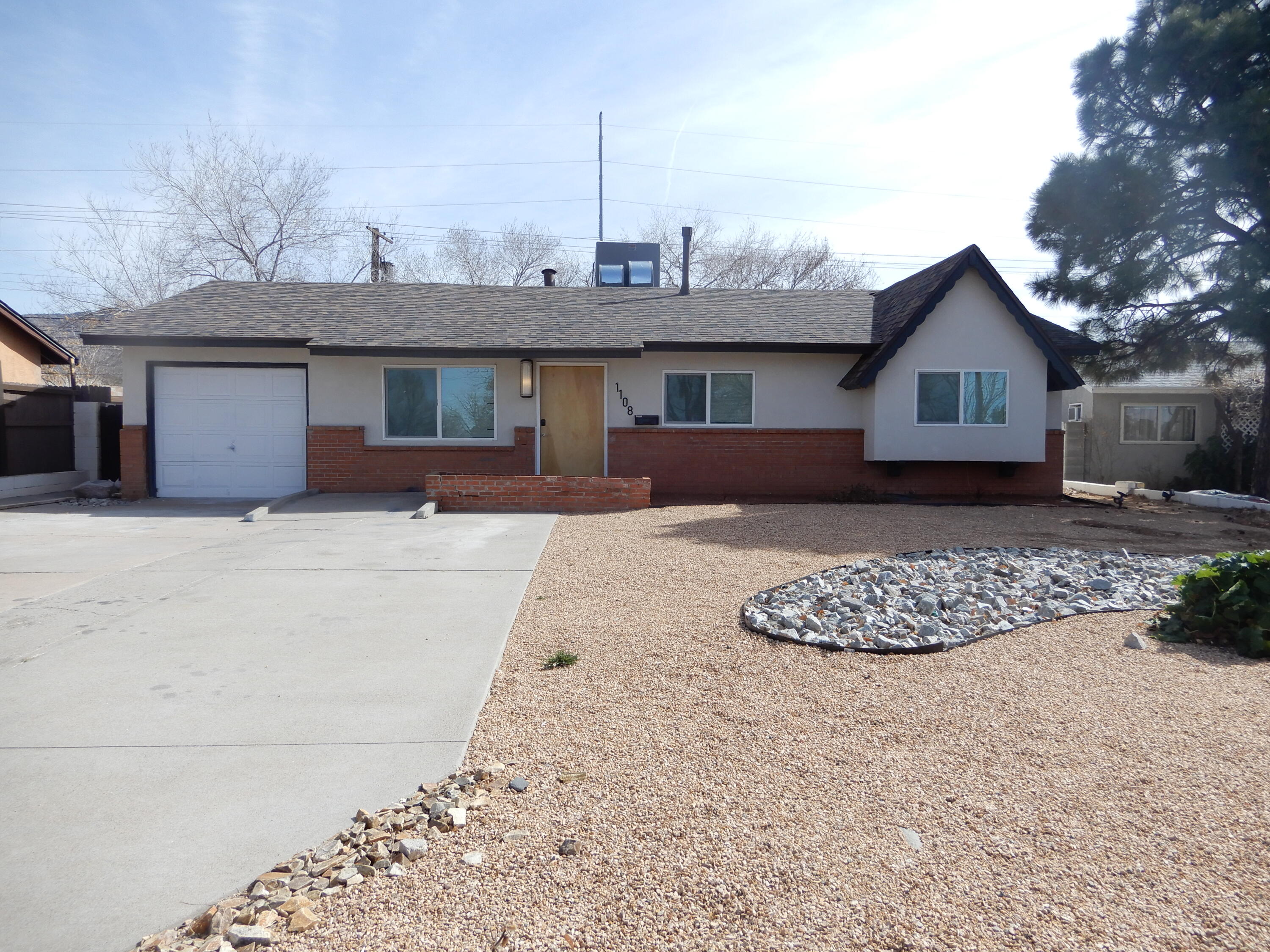 1108 Wade Circle NE