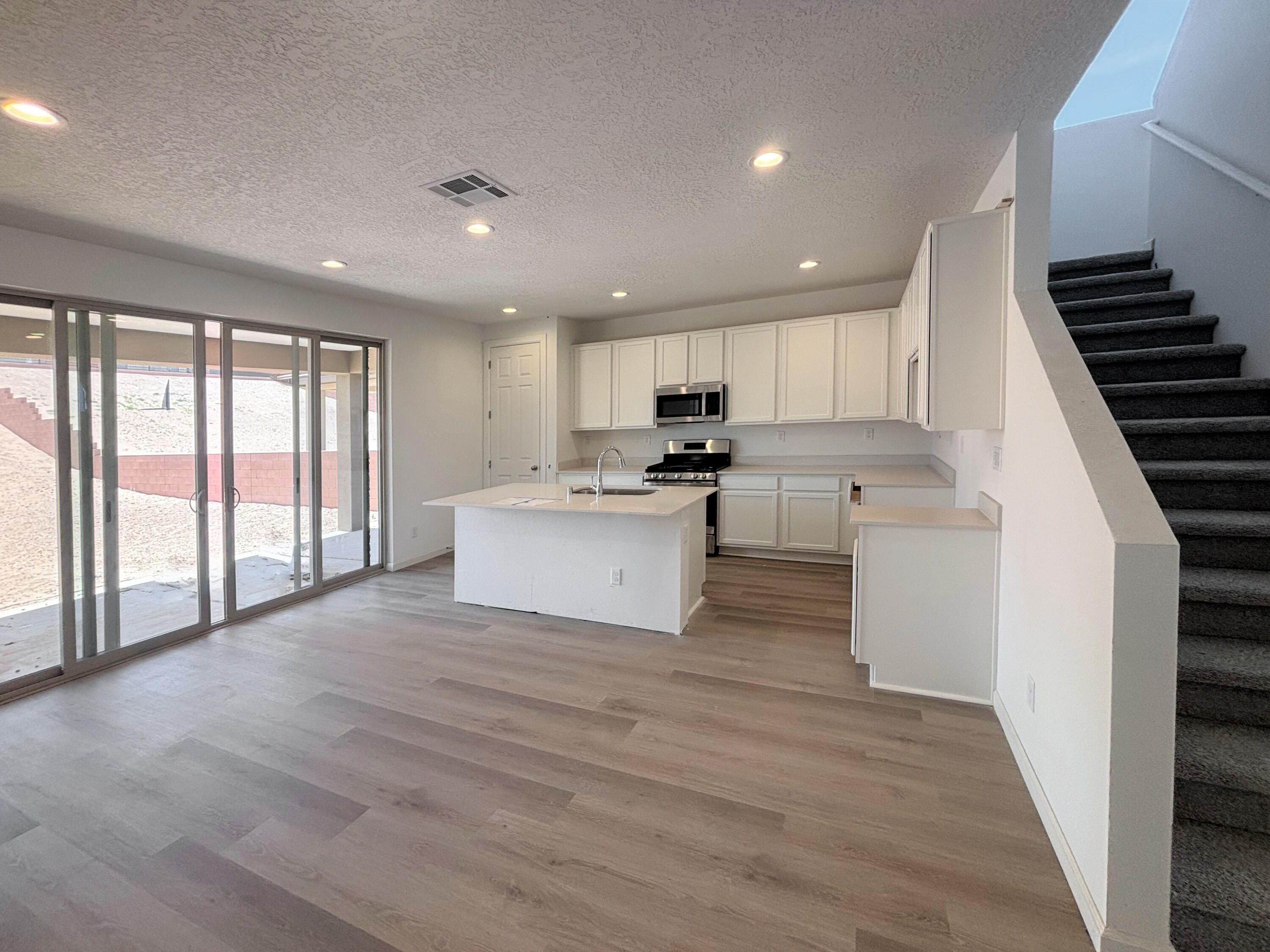 1421 Valle De Colores Street NW