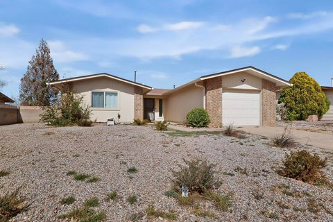 Photo of 5005 Goldenthread Drive NE, Albuquerque, NM 87113 (MLS # 1099370)