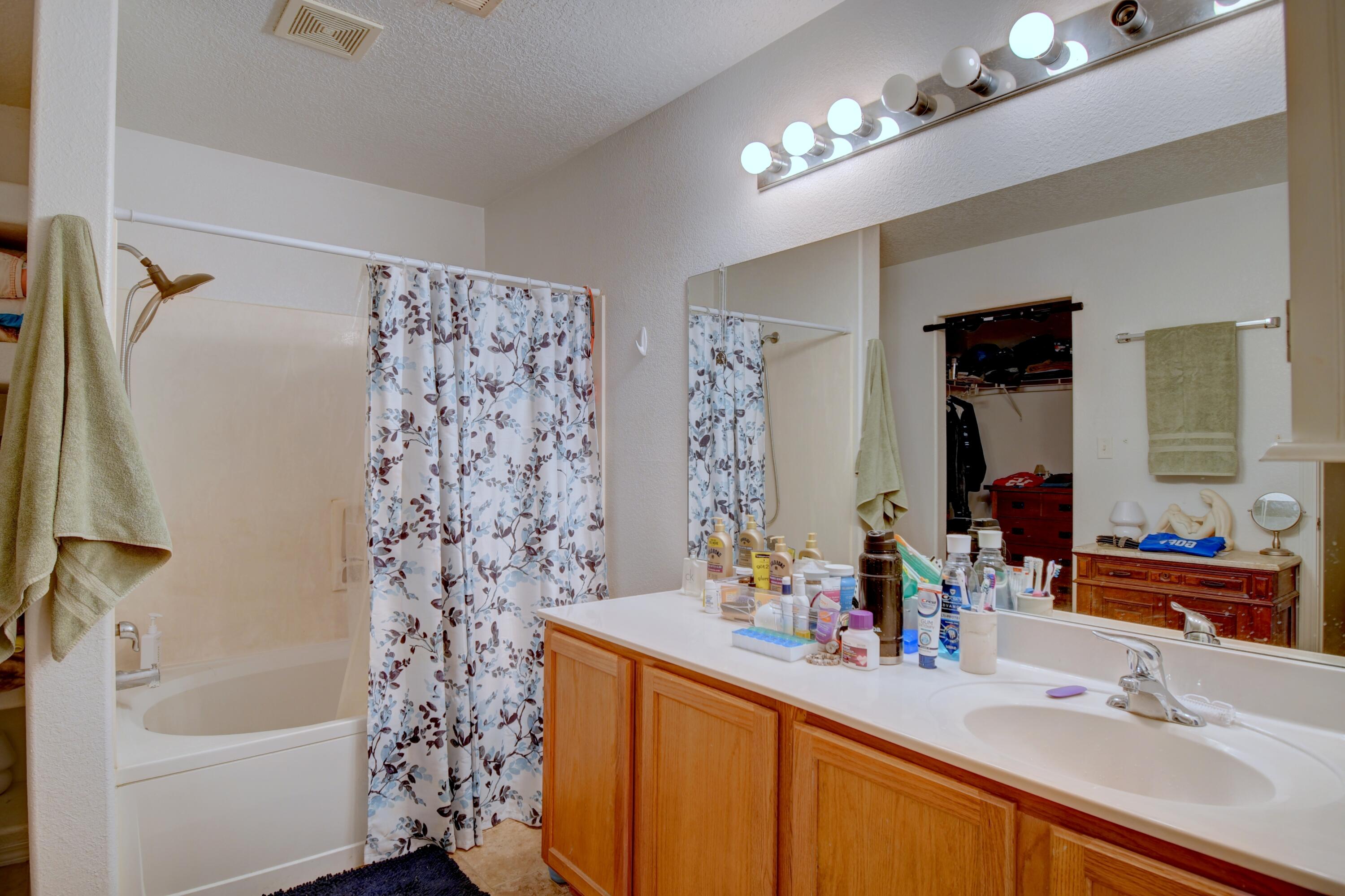 101 Avenida Jardin, Los Lunas, New Mexico image 8