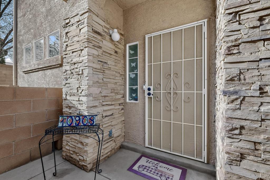 10908 Hanalei Avenue NE