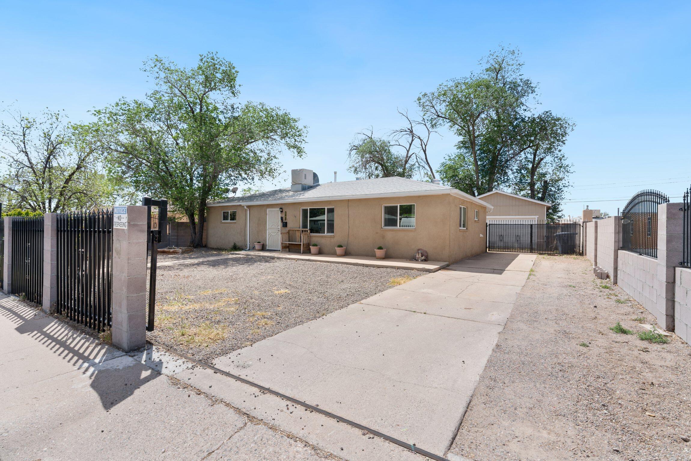 2705 Garcia Street NE