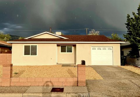Photo of 328 Maxine Street NE, Albuquerque, NM 87112 (MLS # 1092334)