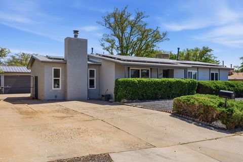 Photo of 11612 Marquette Avenue NE, Albuquerque, NM 87123 (MLS # 1102648)