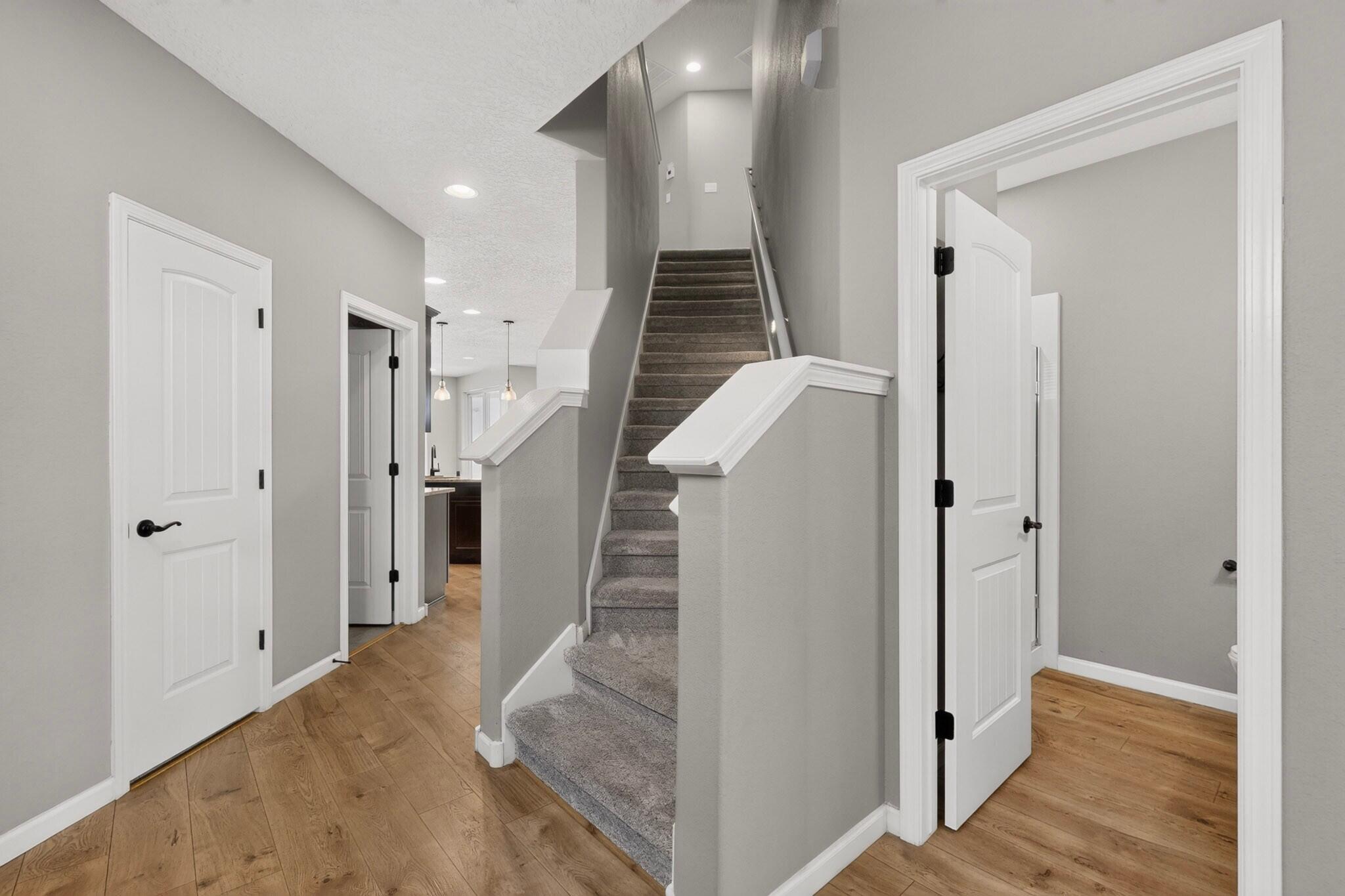 3525 Llano Vista Loop NE