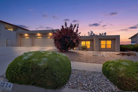 Homes For Sale - 1224 Sierra Larga Drive<br/> Albuquerque, NM 87112