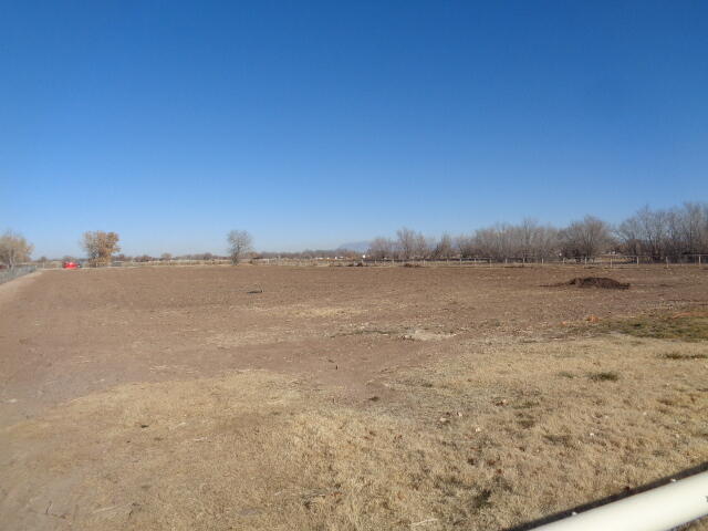 240 Sutton Lane, Bosque Farms, New Mexico image 3