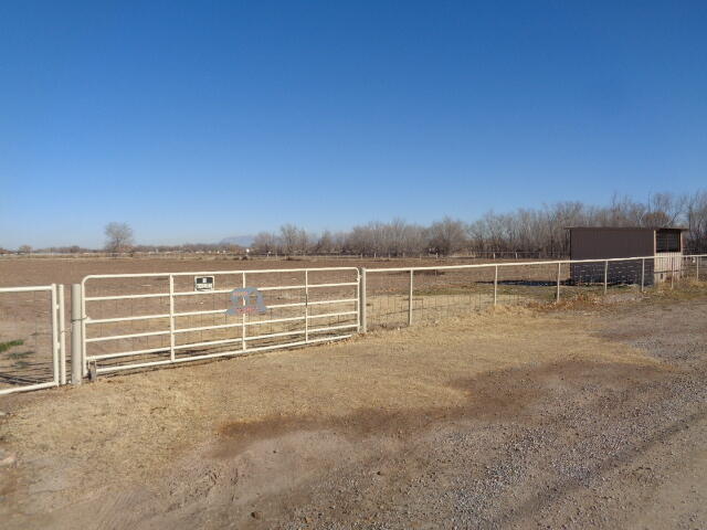 240 Sutton Lane, Bosque Farms, New Mexico image 1