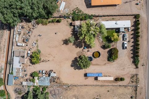 Photo of 10417 Edith Boulevard NE, Albuquerque, NM 87113 (MLS # 1092050)