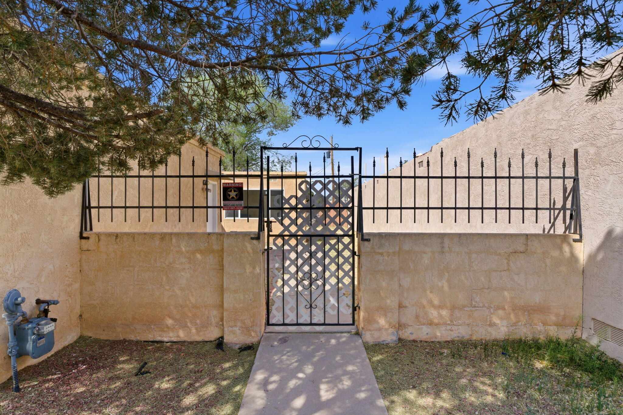 609 Alvarado Drive SE