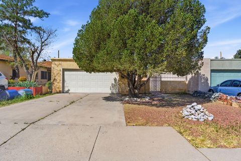 Photo of 609 Alvarado Drive SE, Albuquerque, NM 87108 (MLS # 1101082)