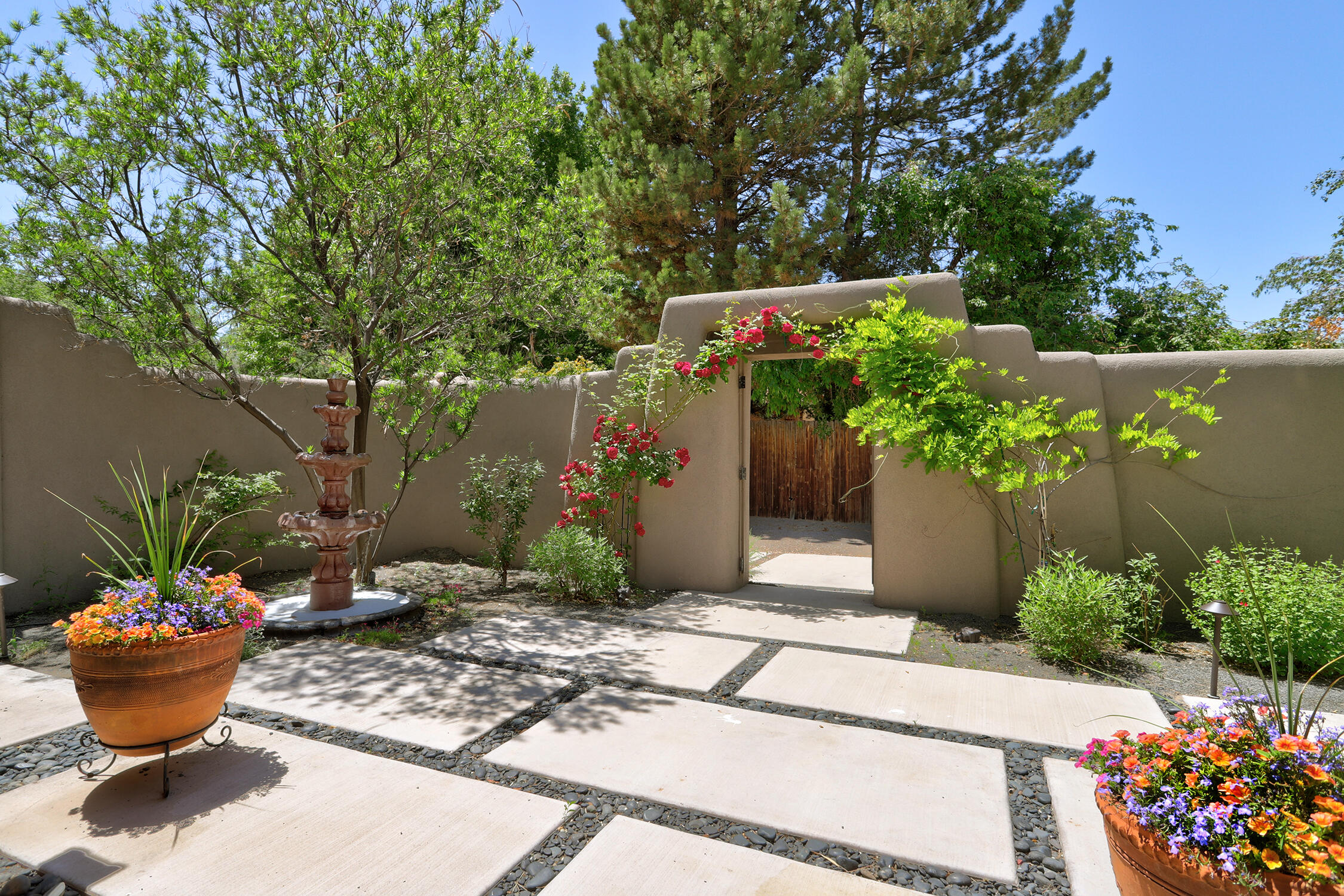 255 Nobles Lane, Corrales, New Mexico image 7