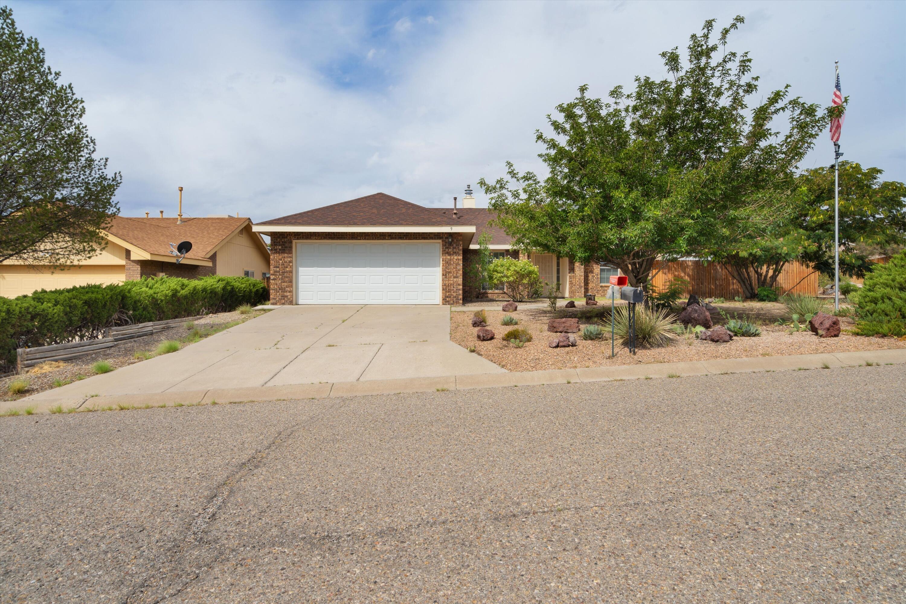 View Los Lunas, NM 87031 house