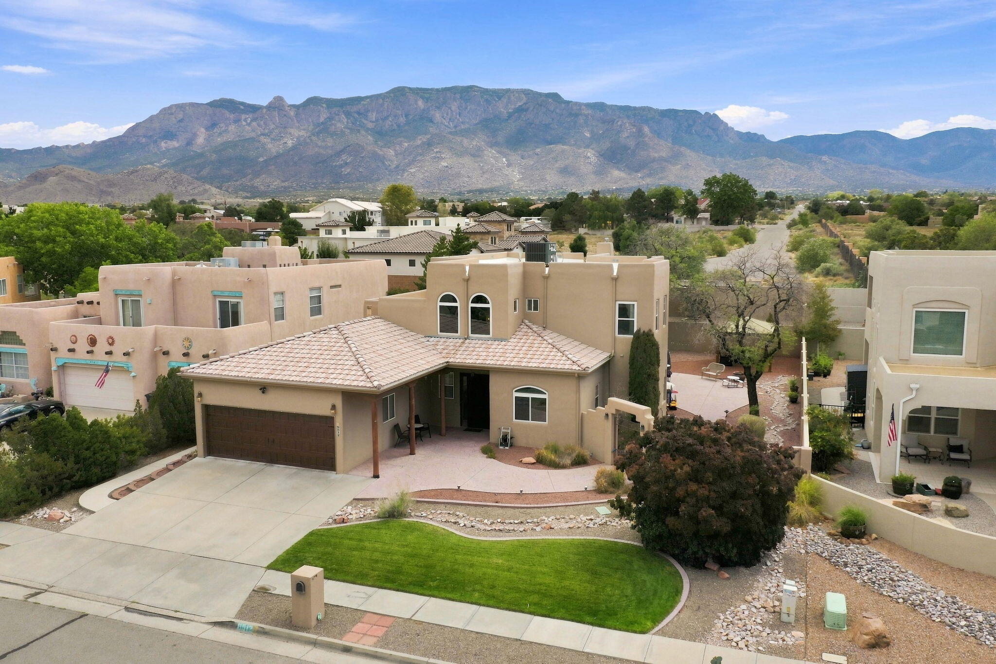 8512 Vina Del Sol Drive NE