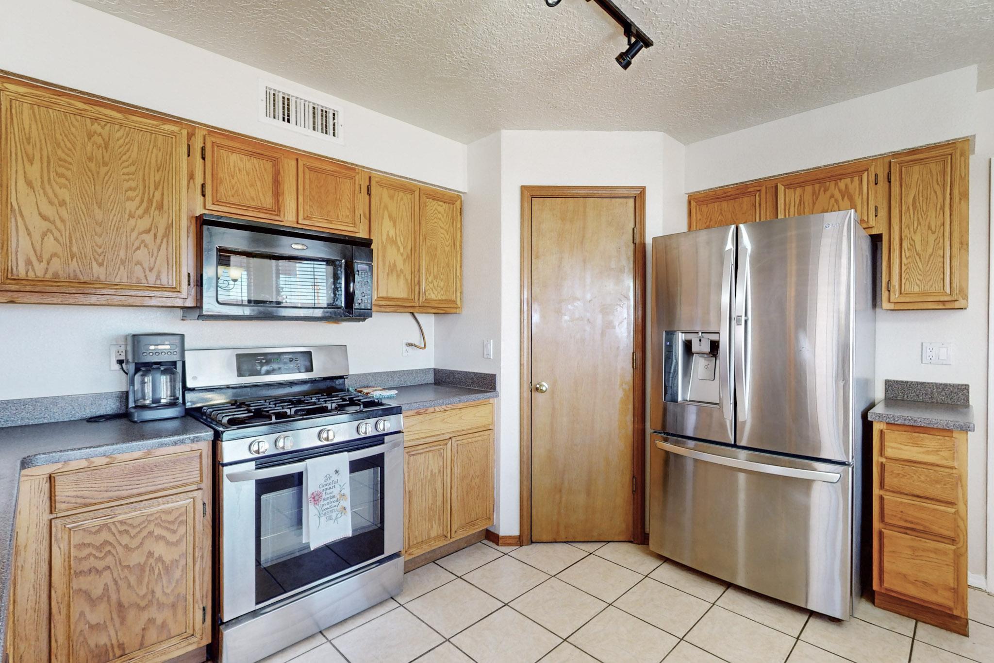 8143 Waterbury Place, Albuquerque, New Mexico image 12