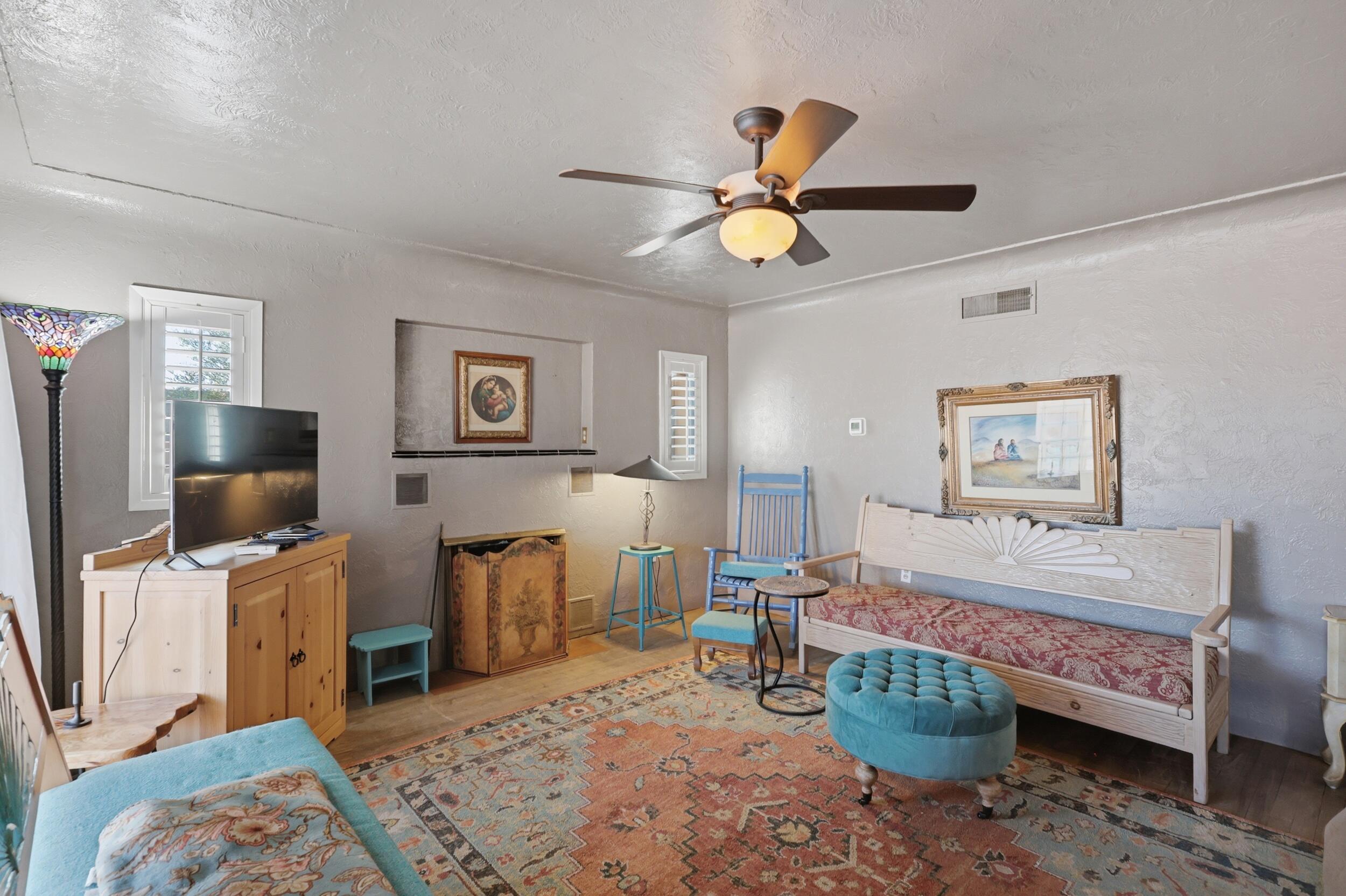 743 Alvarado Drive SE